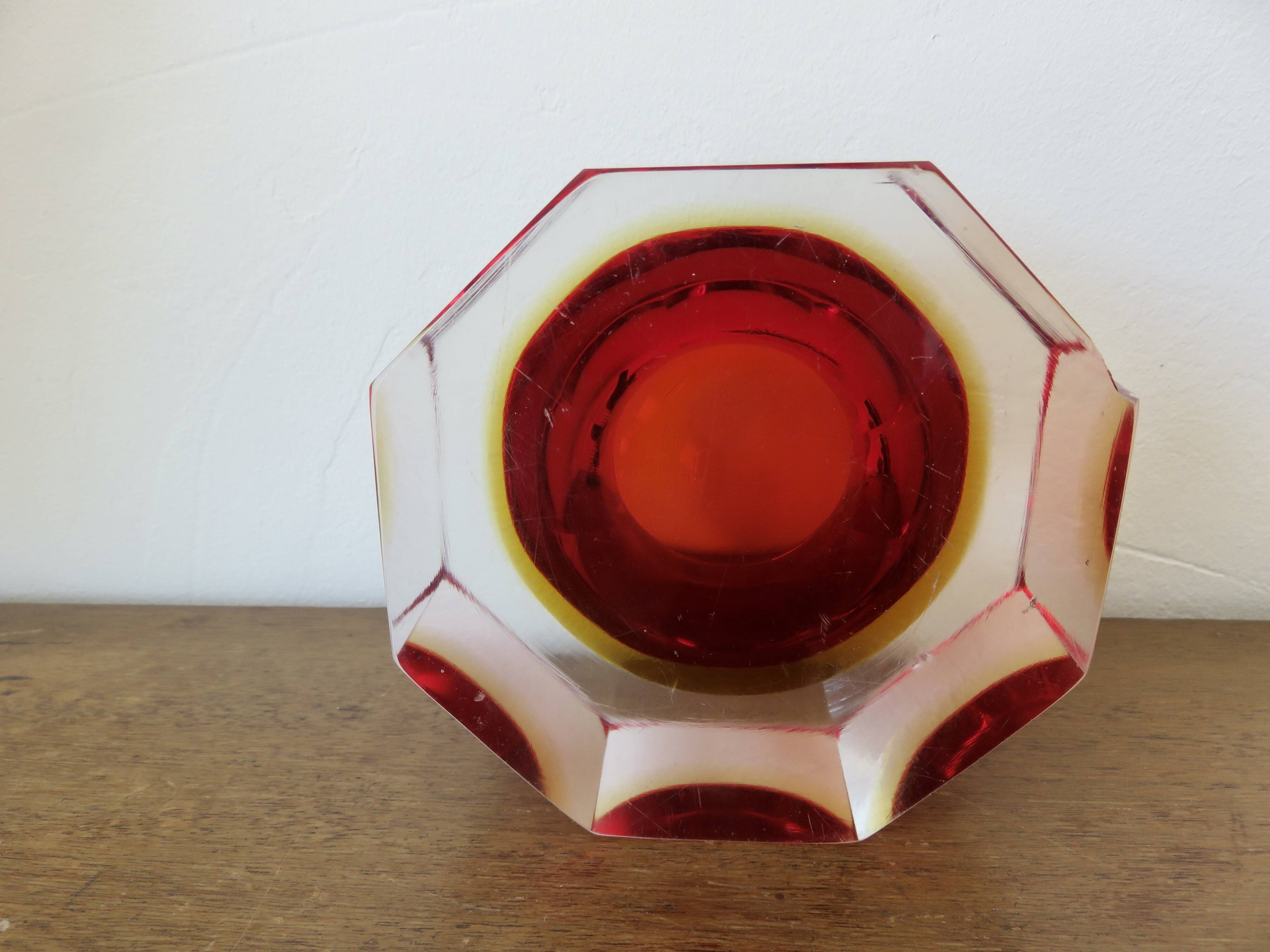 Octagonal vide poche or ashtray Sommerso Murano, design by Flavio Poli, 1970.