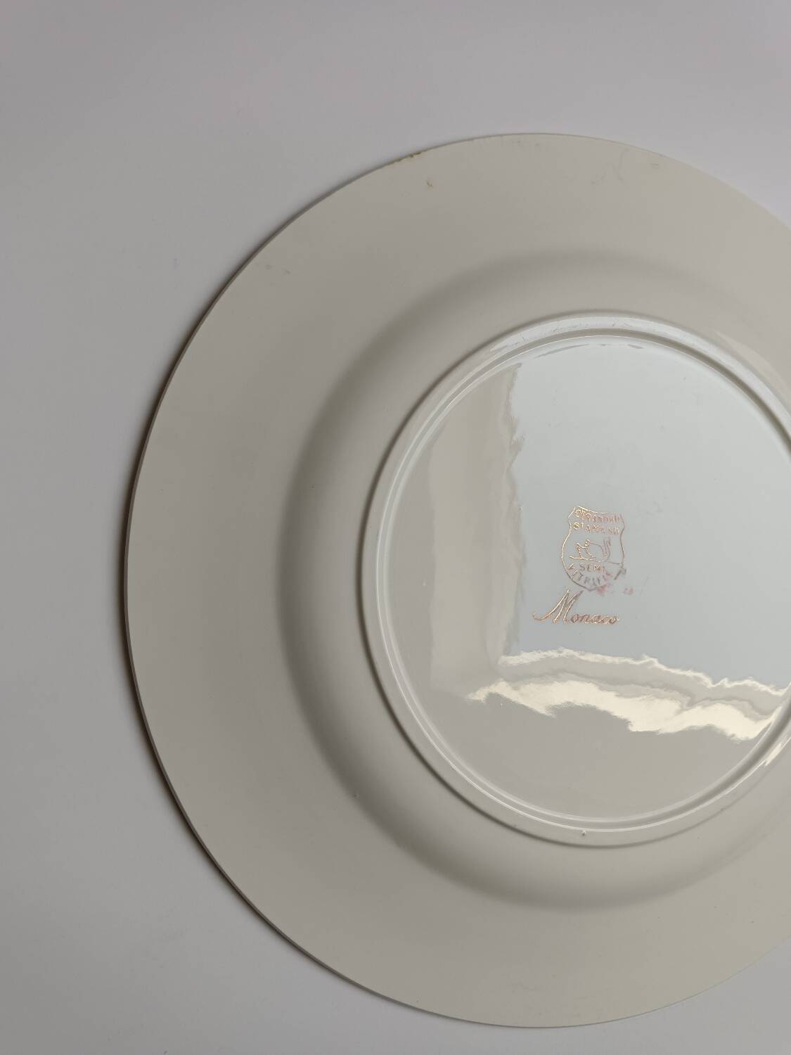 Saint Amand Monaco white and yellow dish