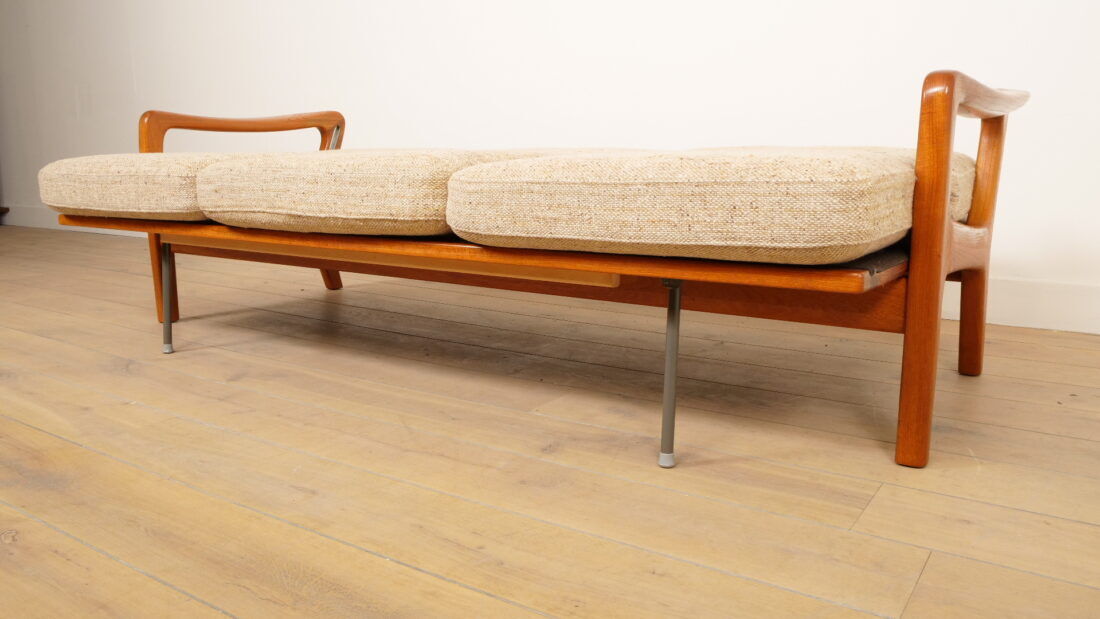 Vintage sofa | 3-seater | Daybed | Juul Kristensen | Cream