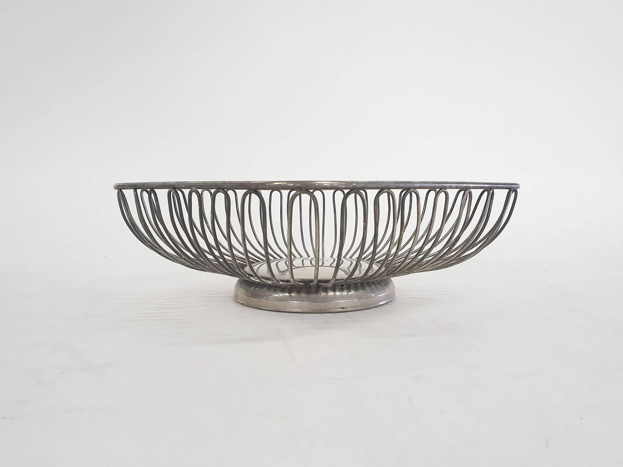 Wired square fruit bowl or bread basket, Italy 1970's