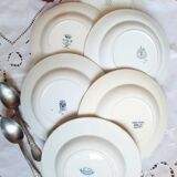 Assiettes creuses anciennes dépareillées en faïence terre de fer accompagnées d'une soupière