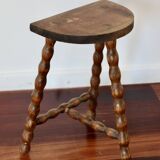 Tabouret ancien tripode en bois tourné