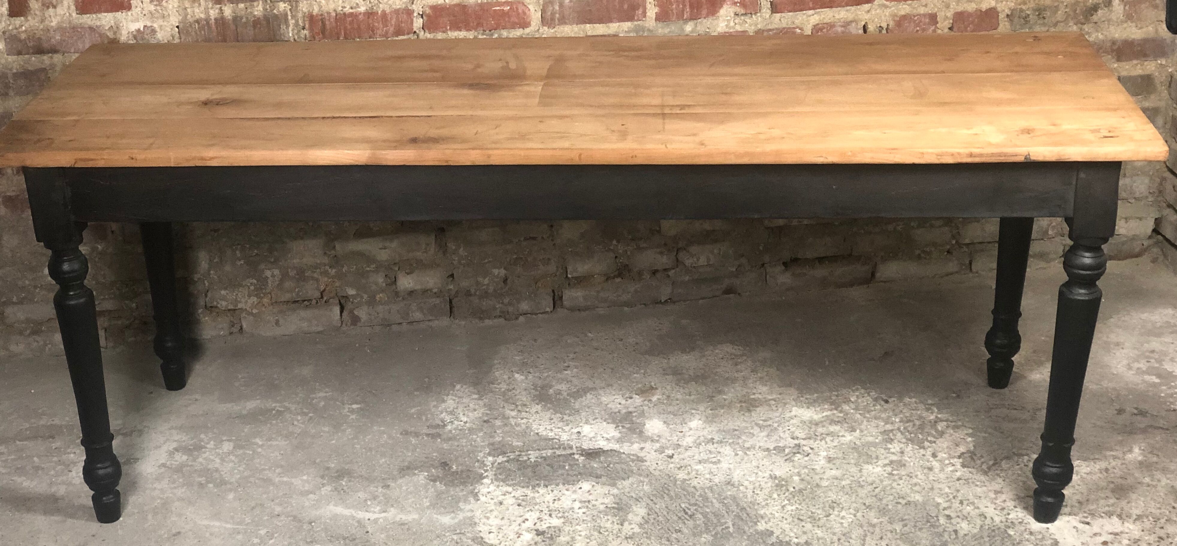 Early XXeme chestnut farm table