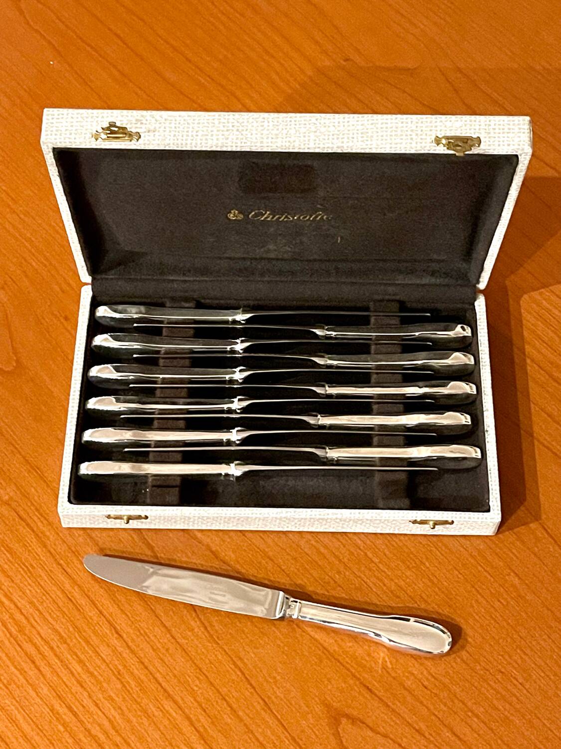 Christofle cluny ,12 couteaux à entremets fromage desserts 19,5 cm excellent état