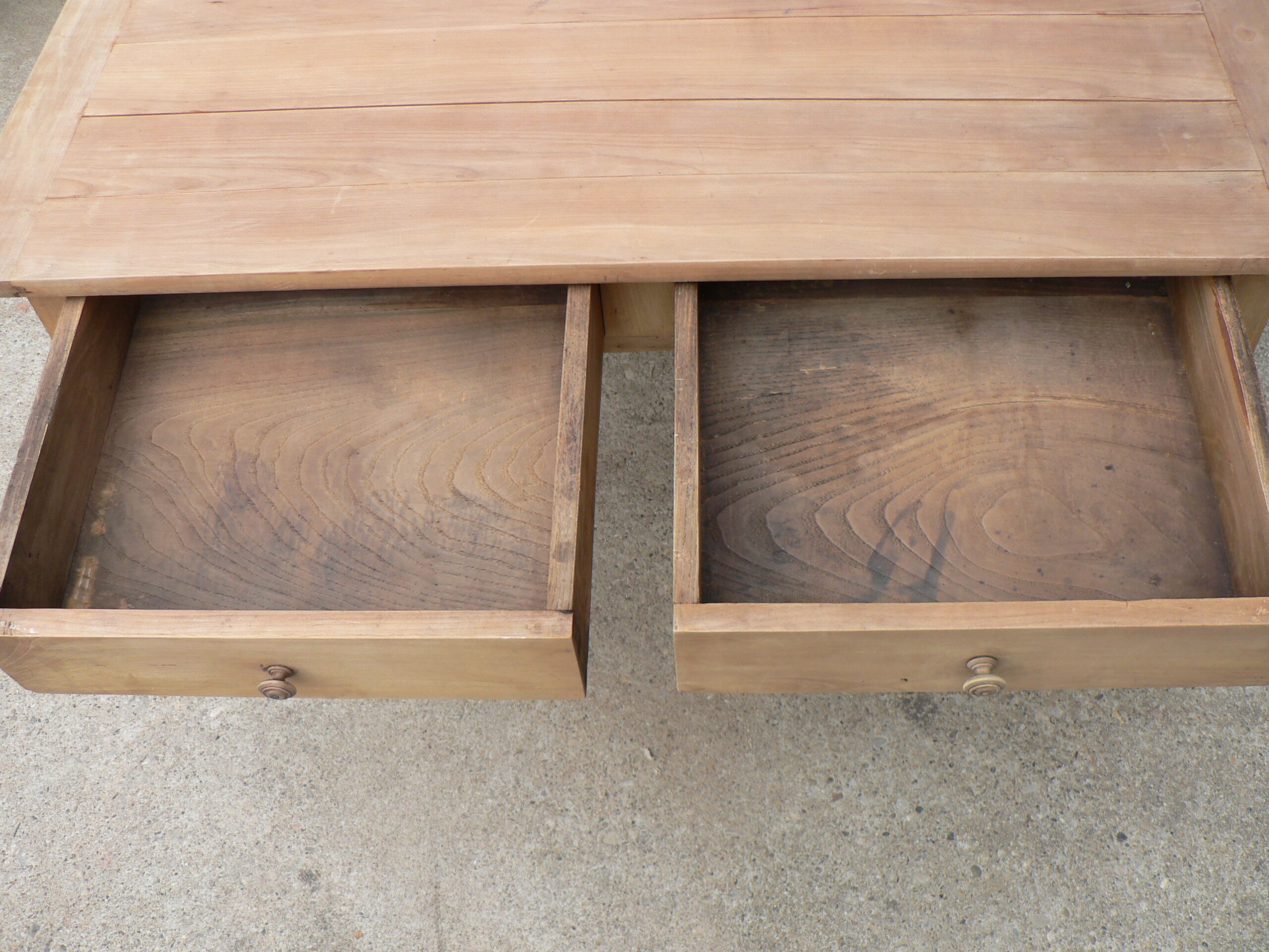 Table de ferme cuisine décapé 131cm