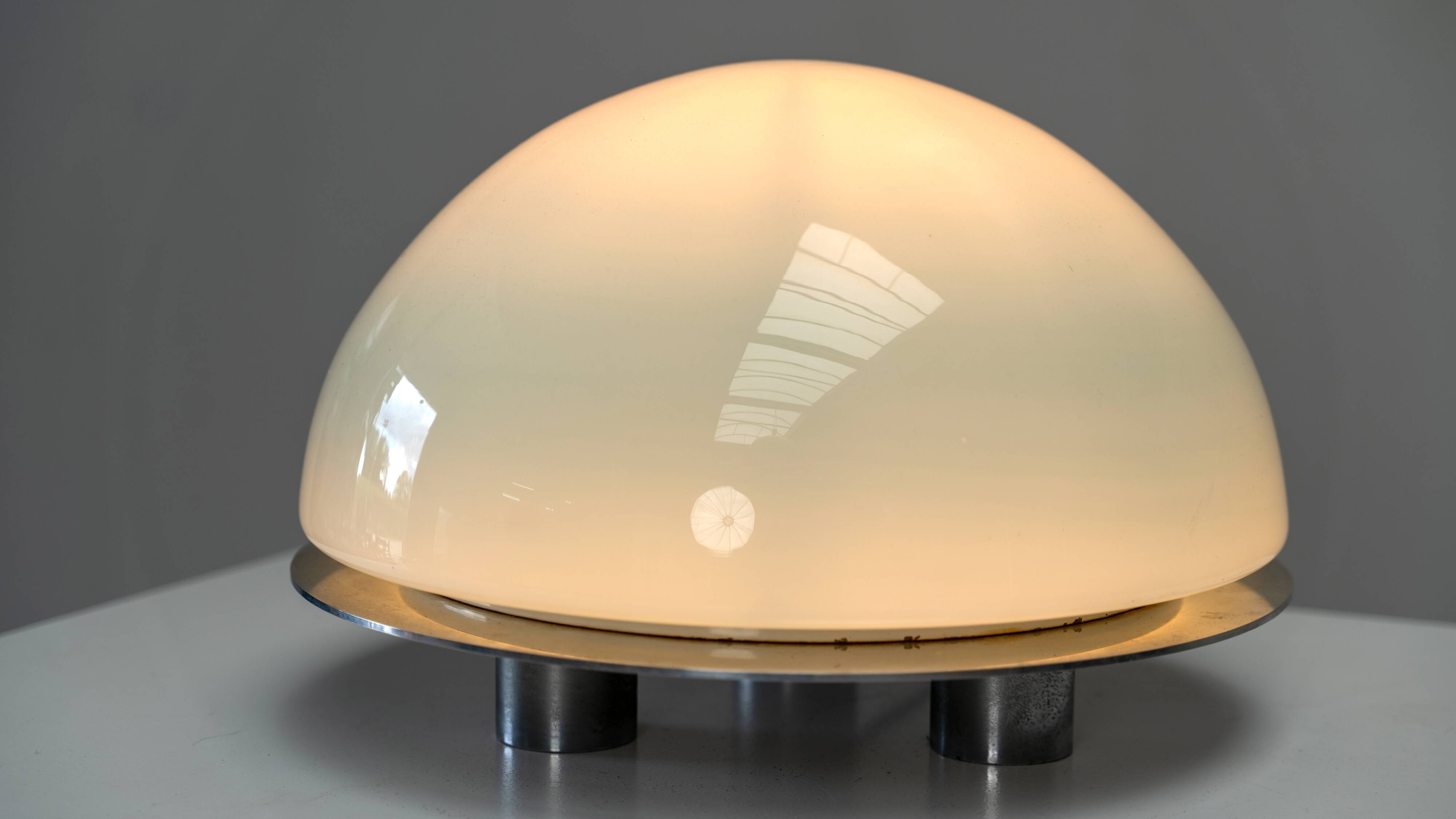 Lampe de table sculpturale italienne