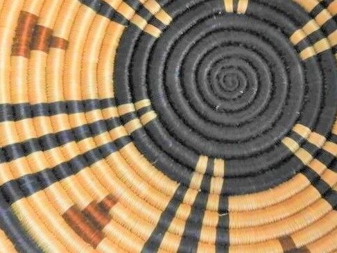 African mural basket