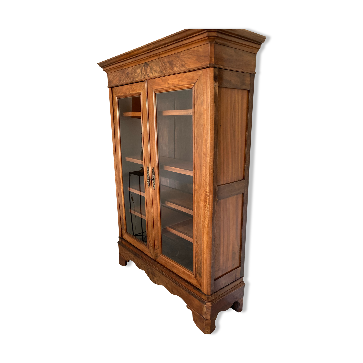 Showcase vessel or bookcase