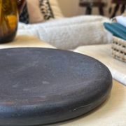 Plateau plat assiette donut en marbre noir poli  sculptural vintage vide po