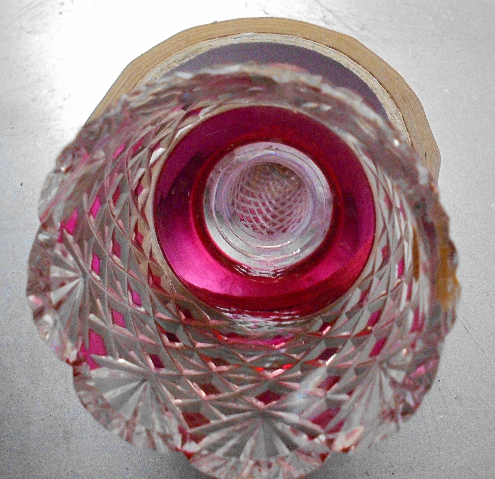 Vase de voiture en cristal taillé et teinté "Baccarat",Art Deco