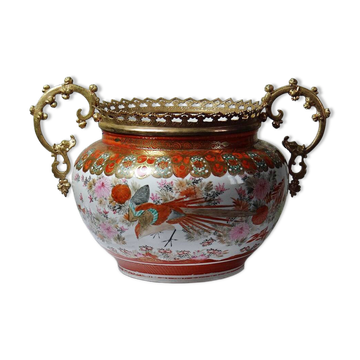 Japanese cache-pot in Kutani porcelain and bronze, Meiji period 19th-20th century.