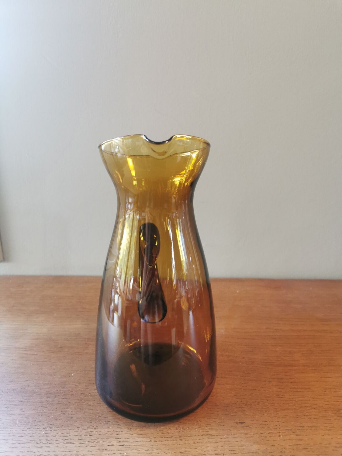 Pichet haut vintage verre couleur ambre
