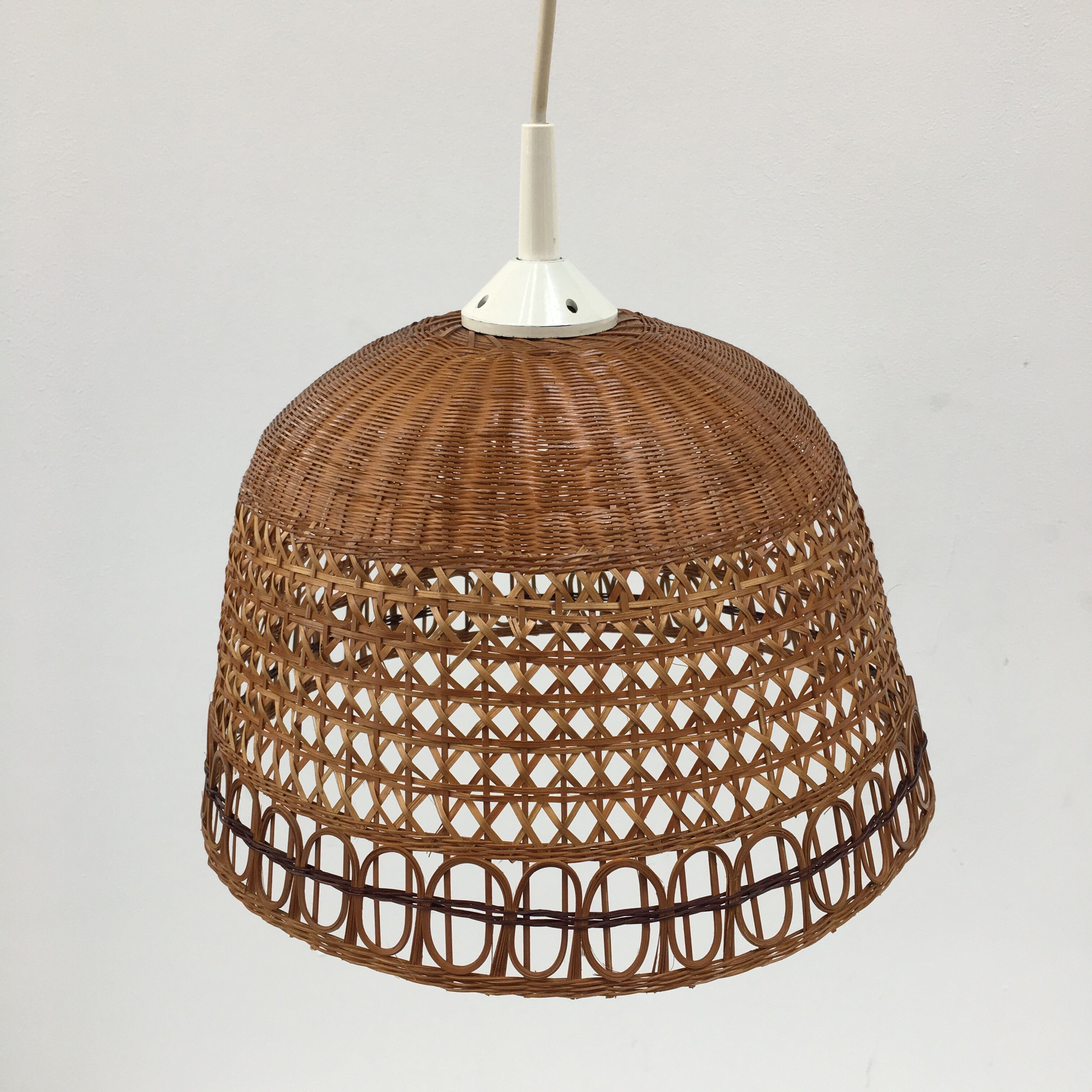 Braided rattan suspension