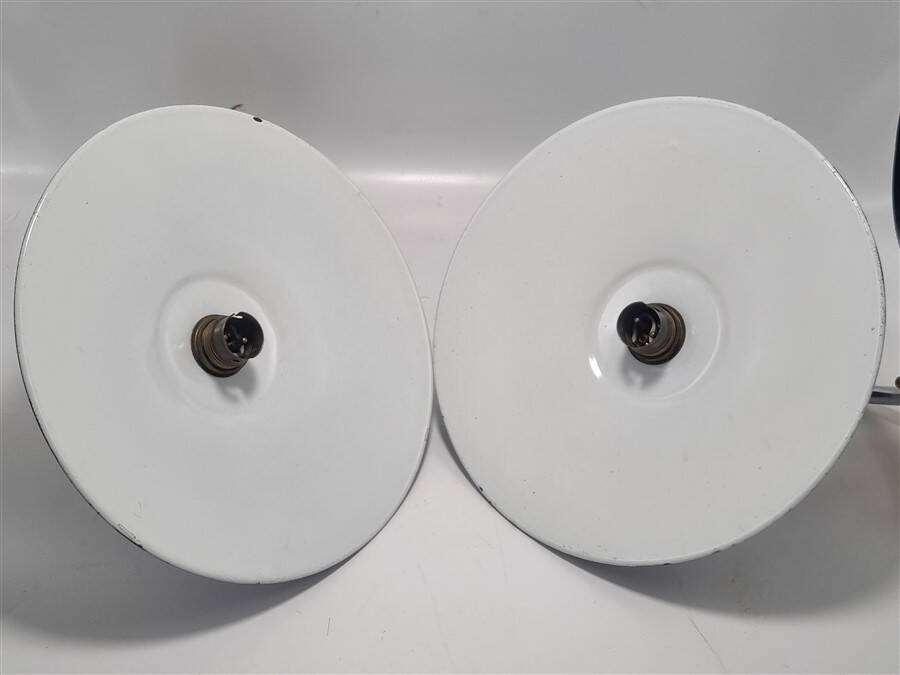 Wall lights in enamelled sheet metal