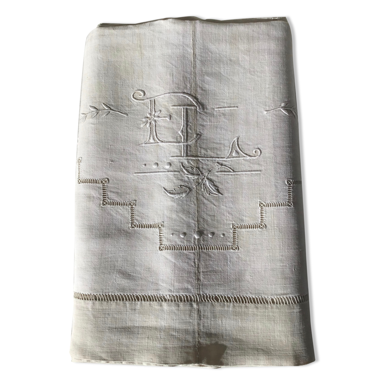 EL drap embroidered hand flowers and day ladder central couture