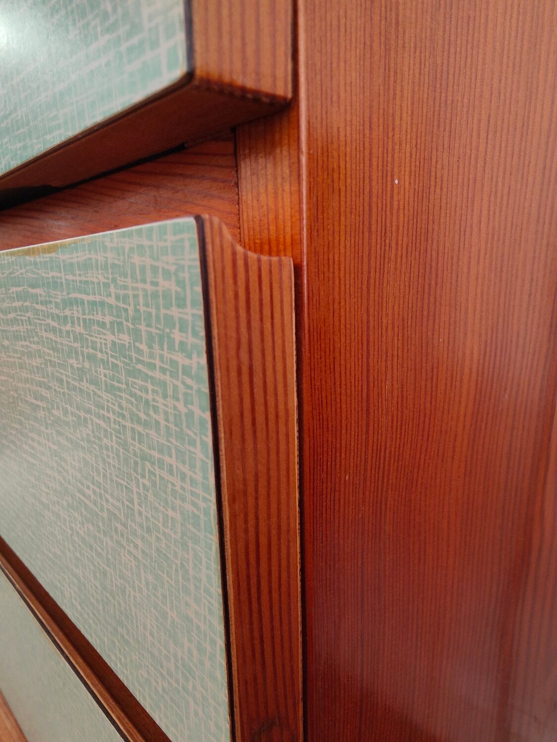 Commode Tchèque bois et formica vert d'eau