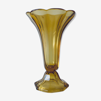 Vase tulipe ancien en verre ambré