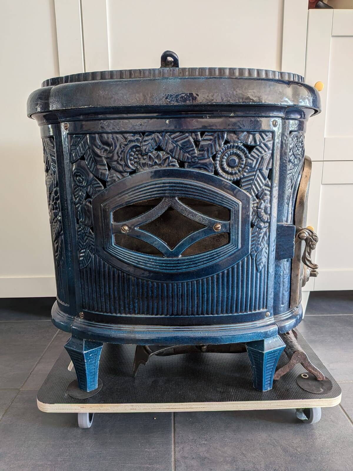 Vintage "Le Non Pareil" cast iron blue enamel pan – Upcycled to bioethanol