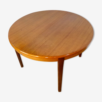 Scandinavian teak extandable round table