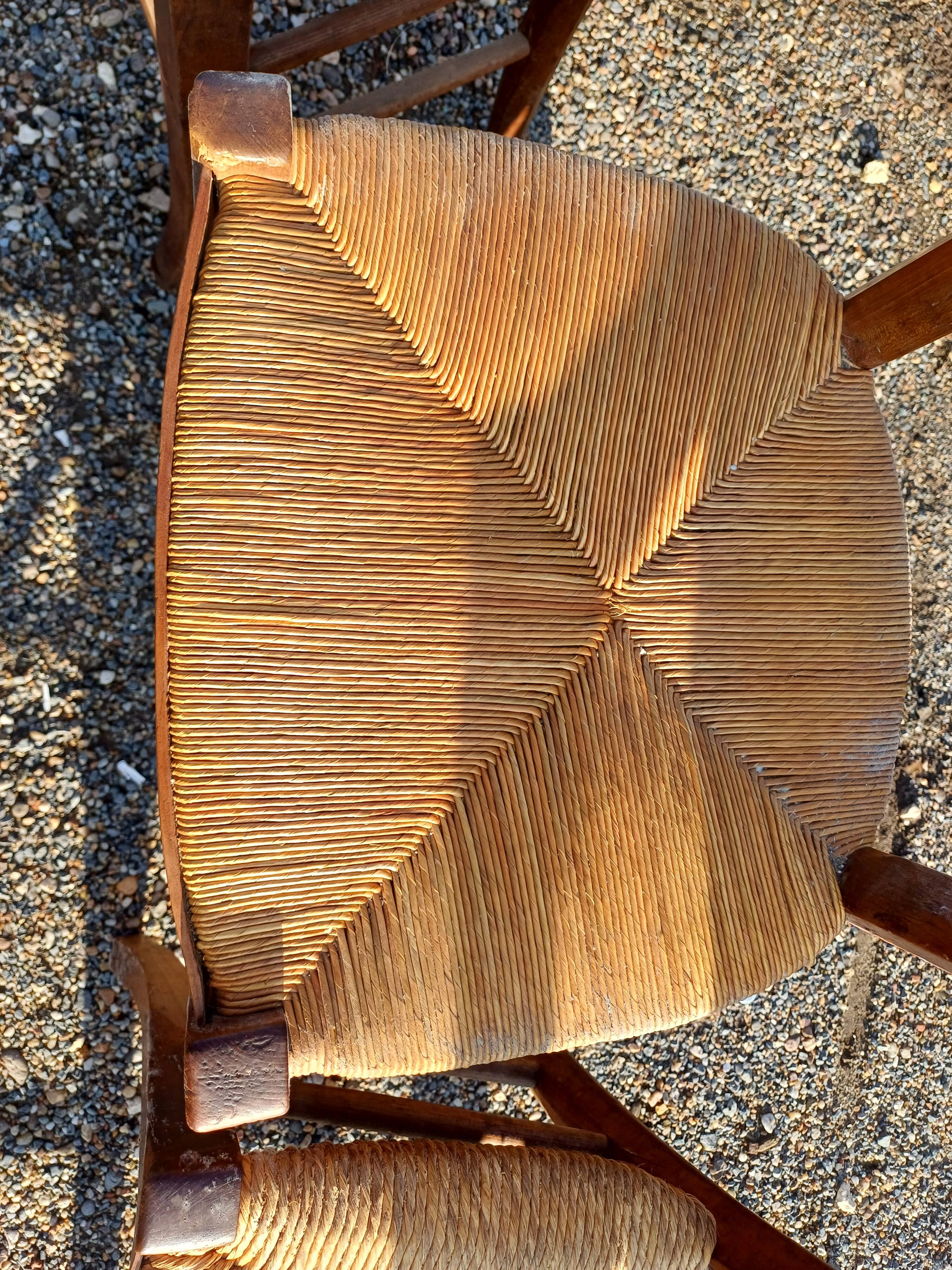 6 old straw chairs