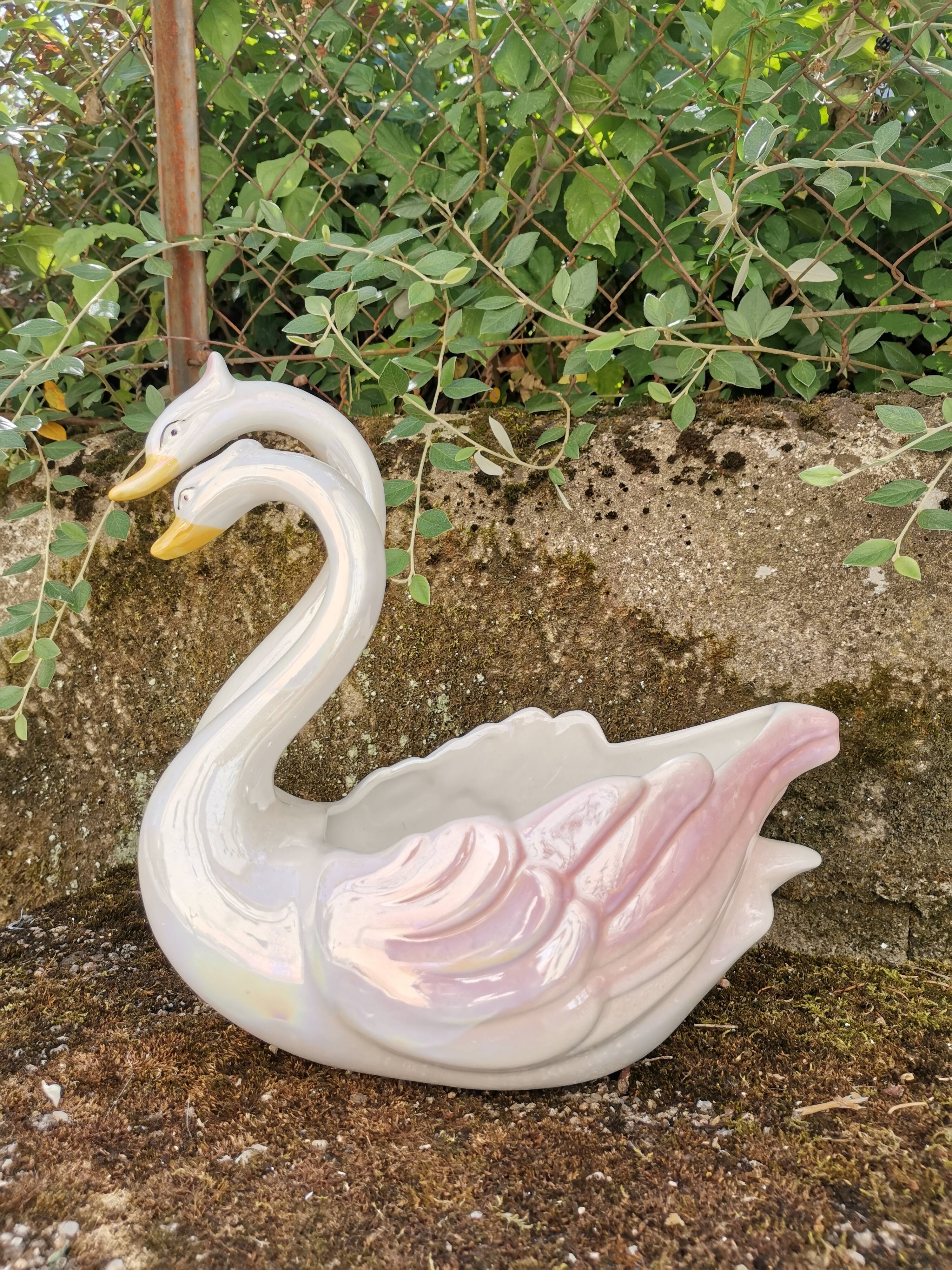 Couple swan pot cover