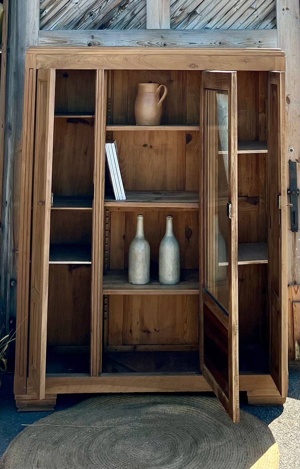 Armoire, vaisselier, bibliothèque parisienne ancienne en bois massif