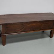 Table basse rustique en châtaignier de style campagnard espagnol du XIXe siècle