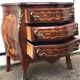 Commode style Louis XV marqueterie sauteuse