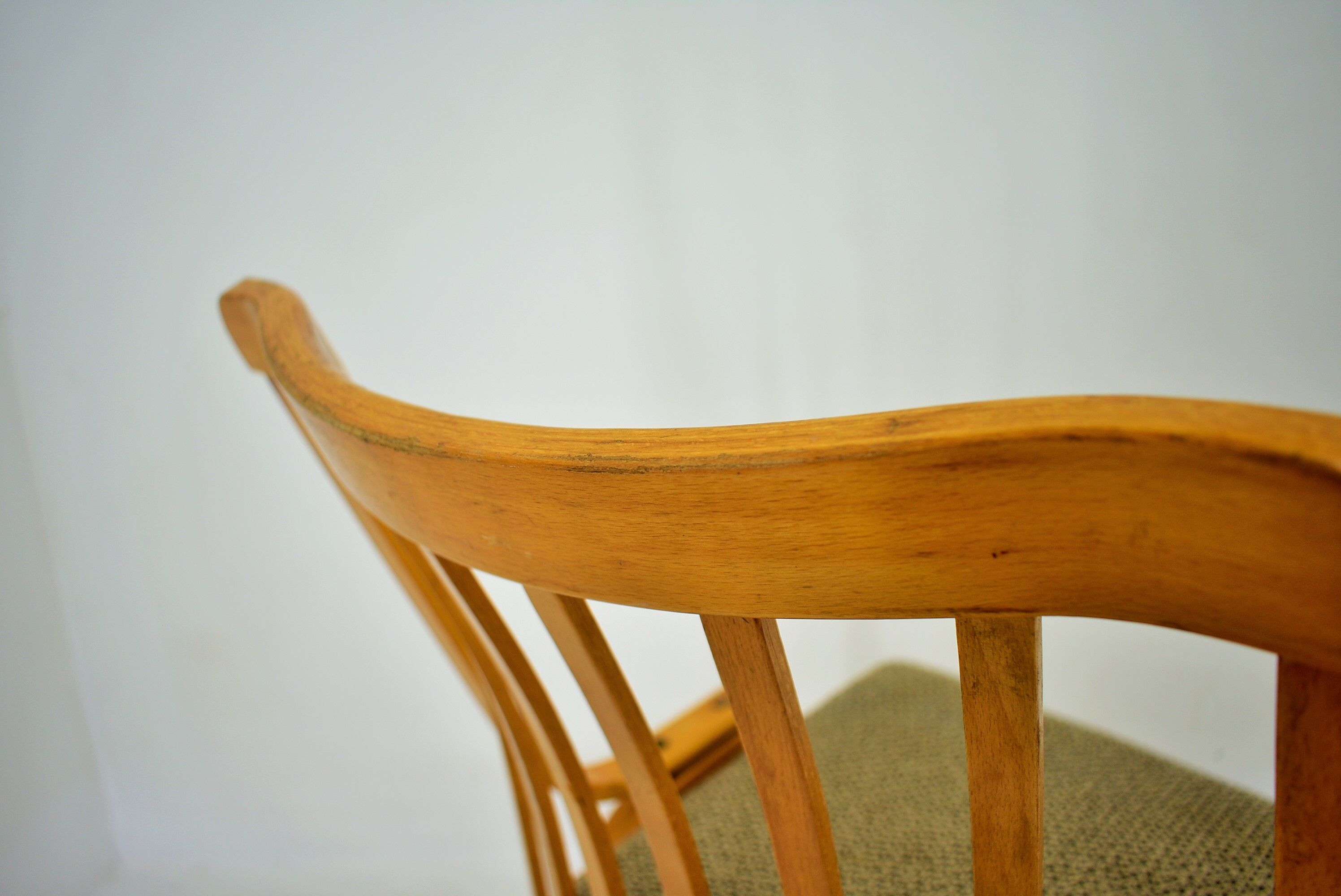 Ensemble de 4 chaises de salle à manger conçu par Antonín Šuman, années 1960