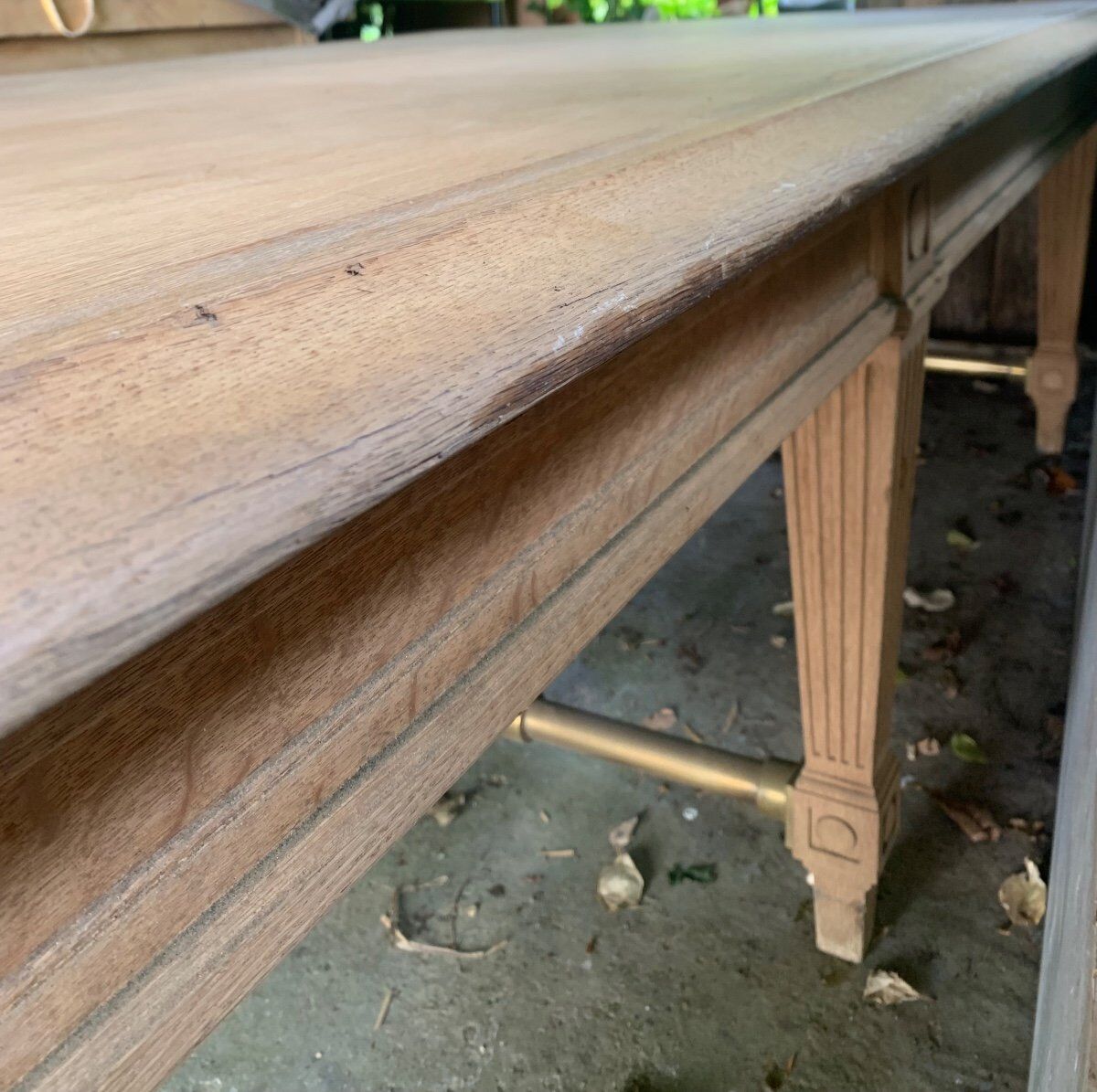 Bank oak table