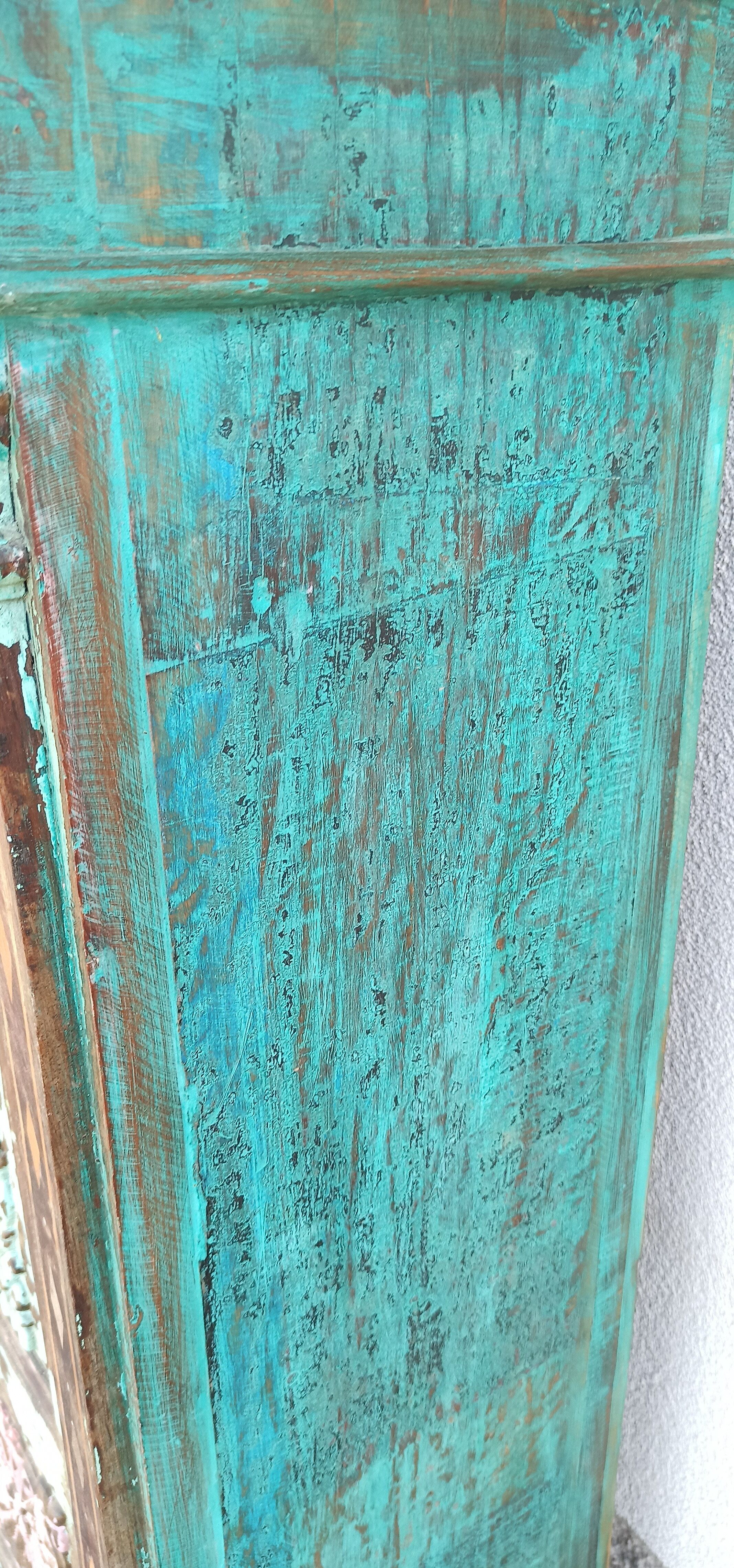 Old wooden cabinet - 2 doors and 1 drawer