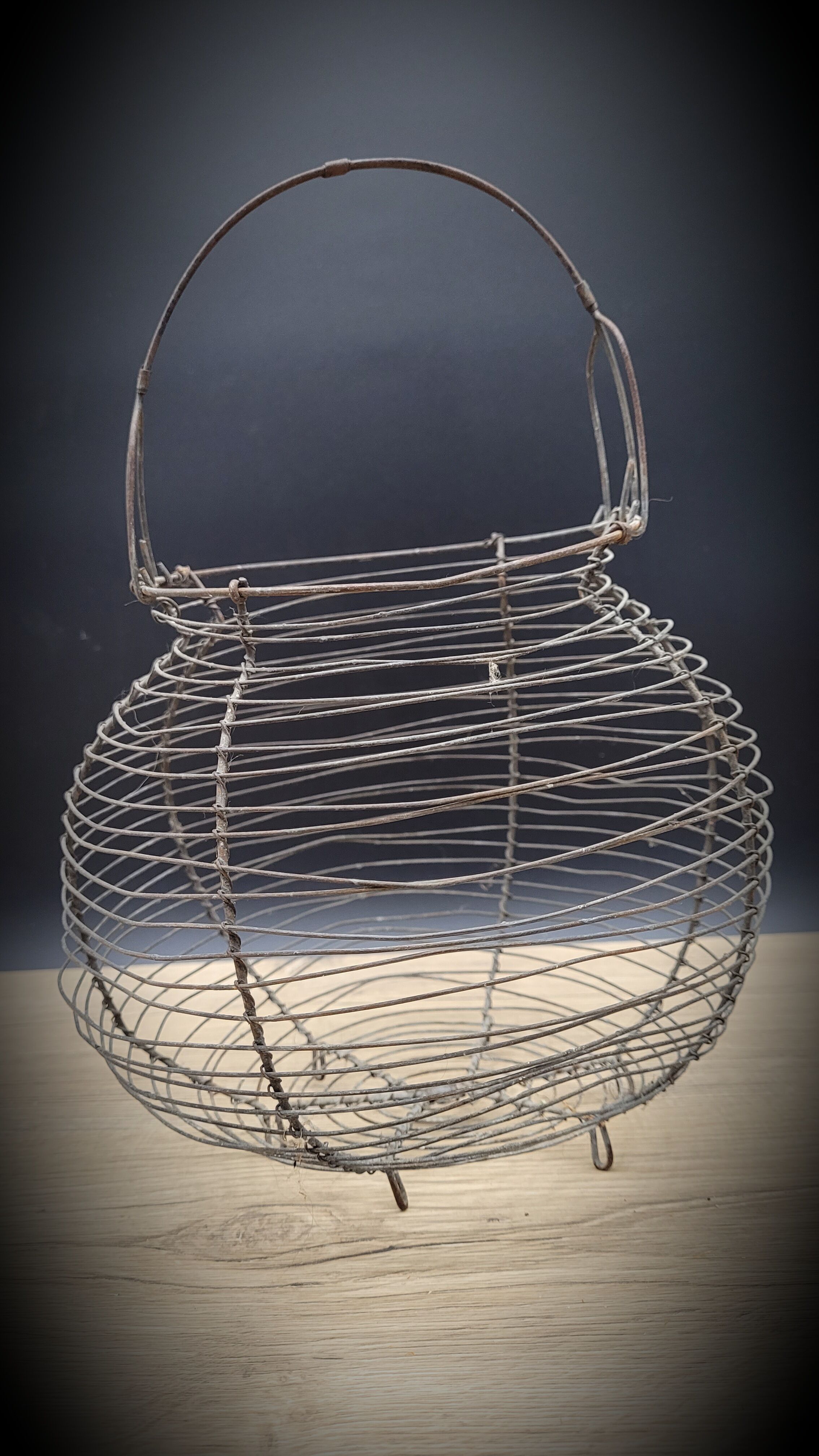 Basket braided metal salad