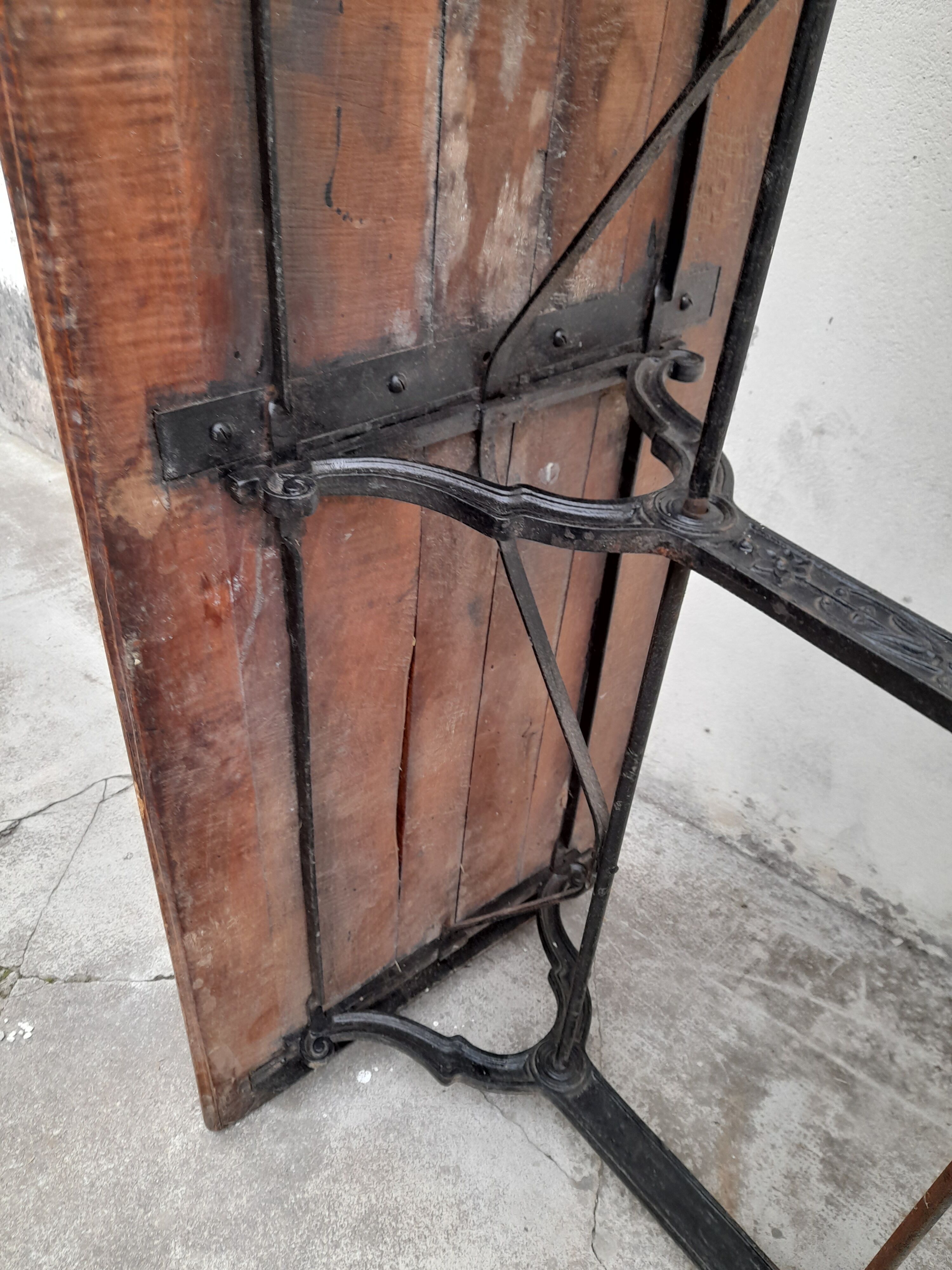 Table de bistrot en fonte 1900 1m50
