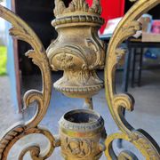 Table ronde en marbre et bronze doré