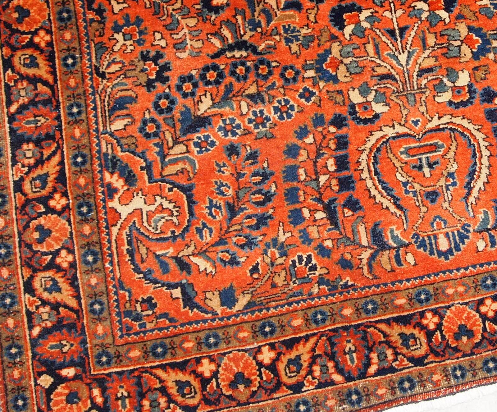 Handmade antique Persian Sarouk rug 3.3' x 5.4' (100cm x 164cm) 1920s - 1B695