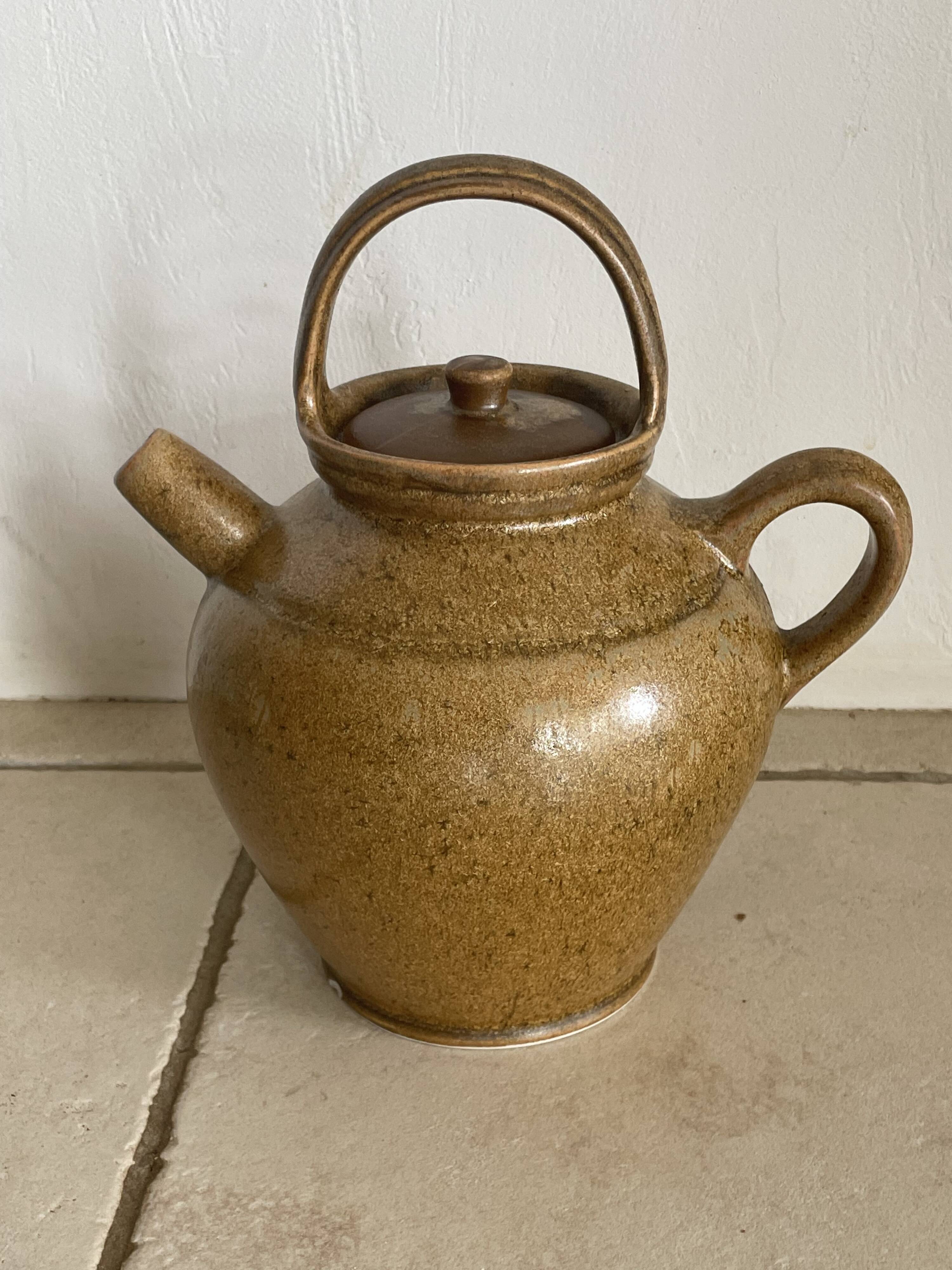 Digoin stoneware jar