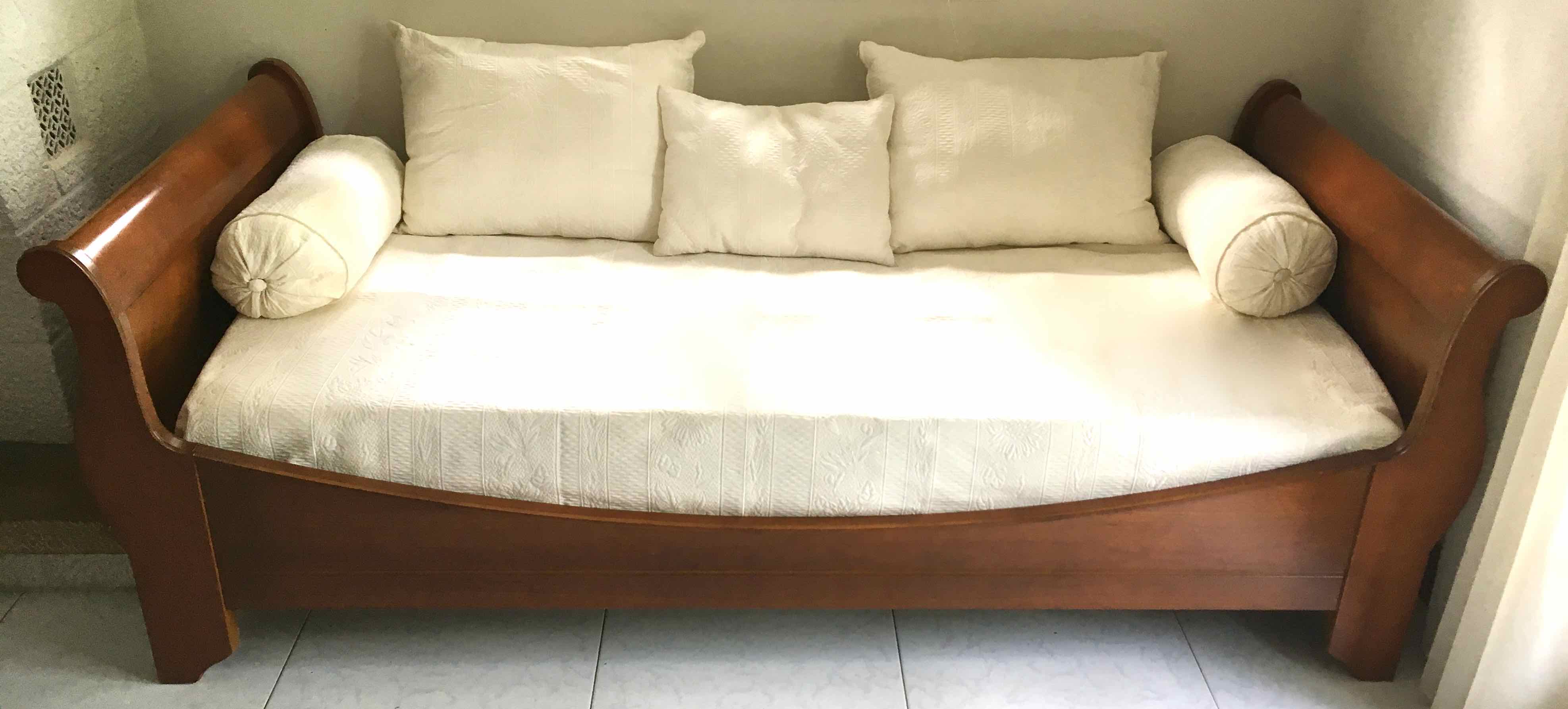Cherry corner bed bench