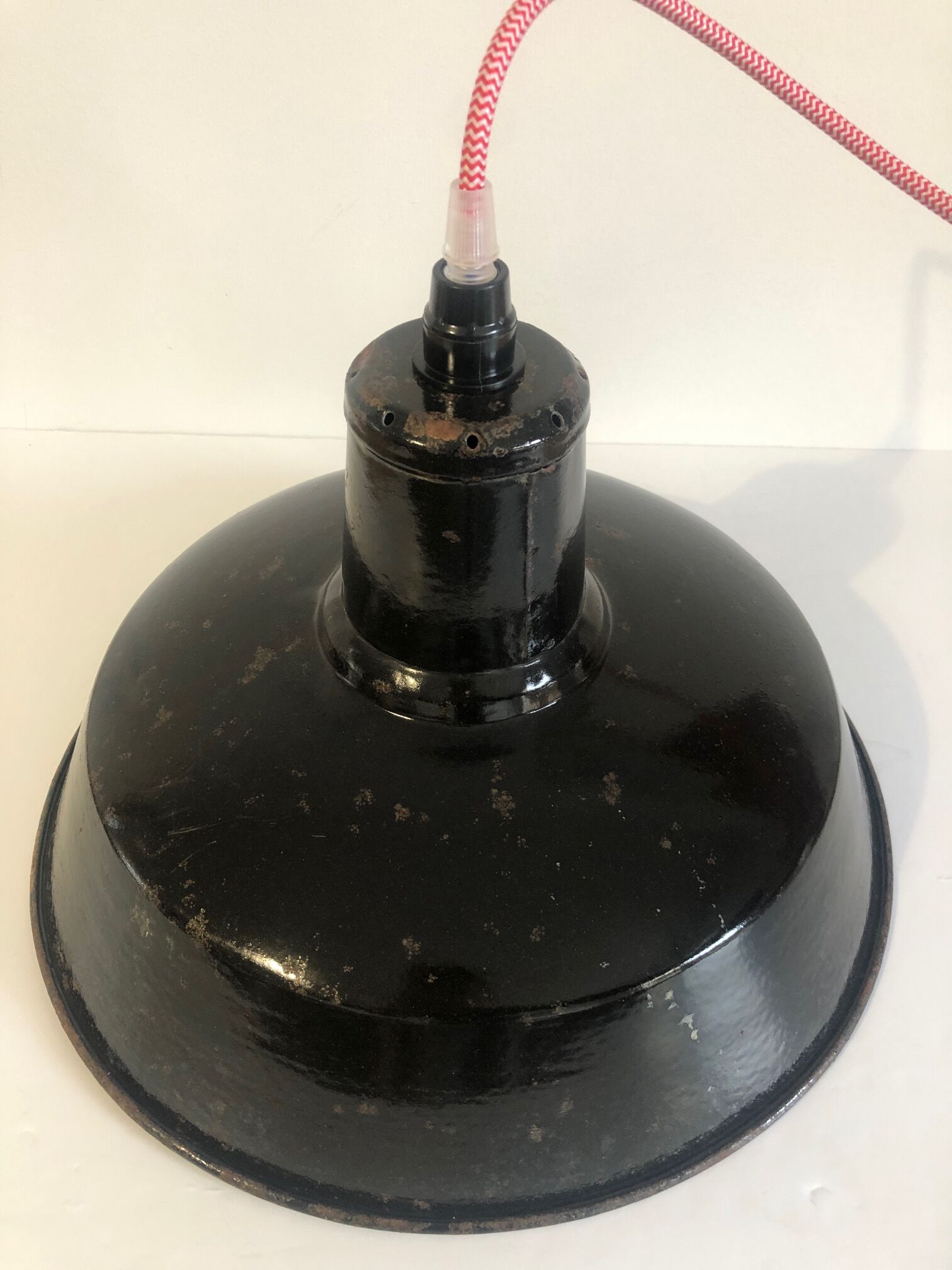 Set of 2 black enamelled bowls