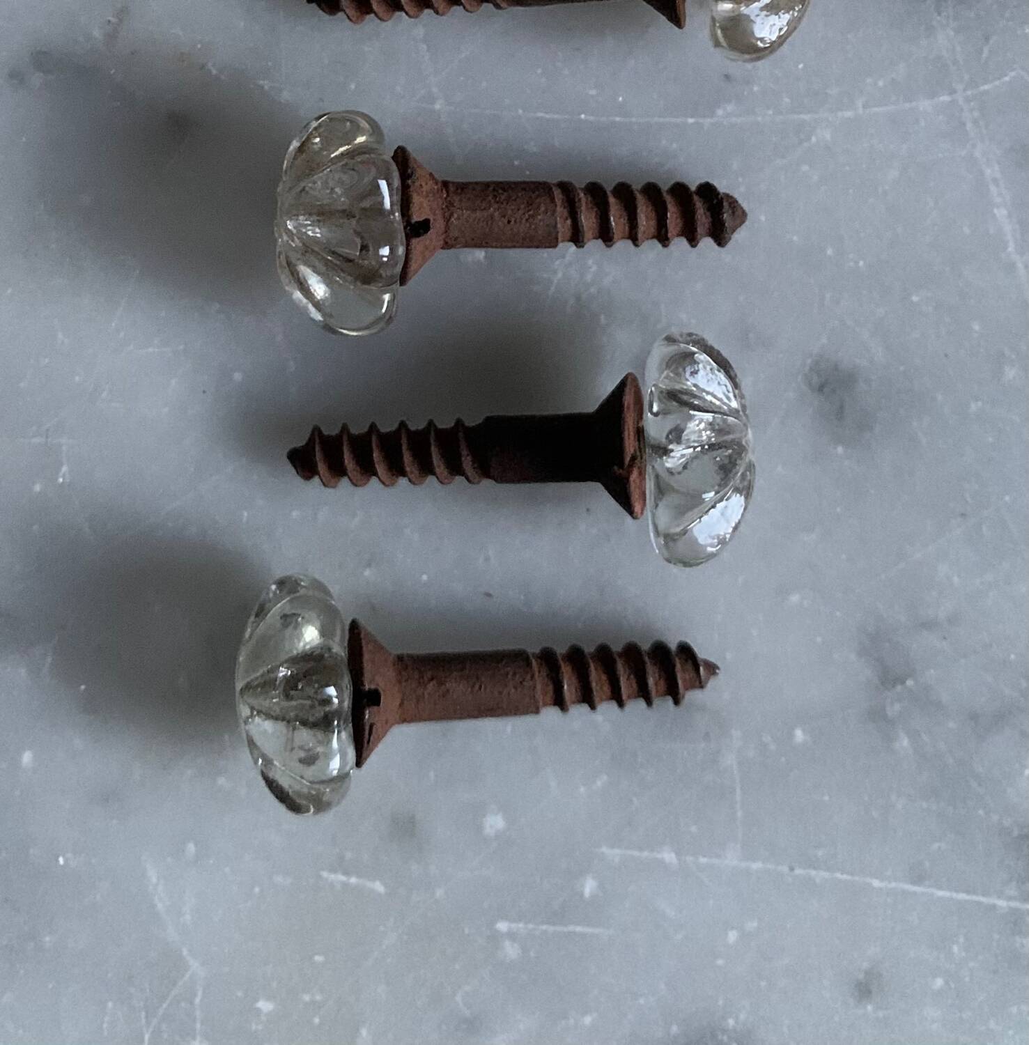 Drawer knob handles