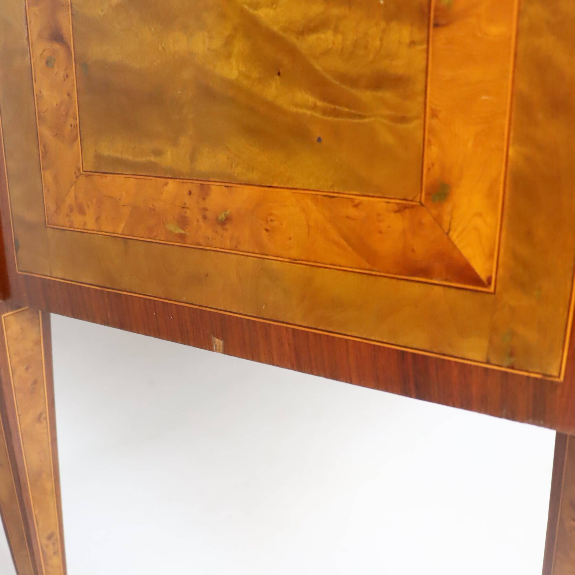 Commode de style Gustavien