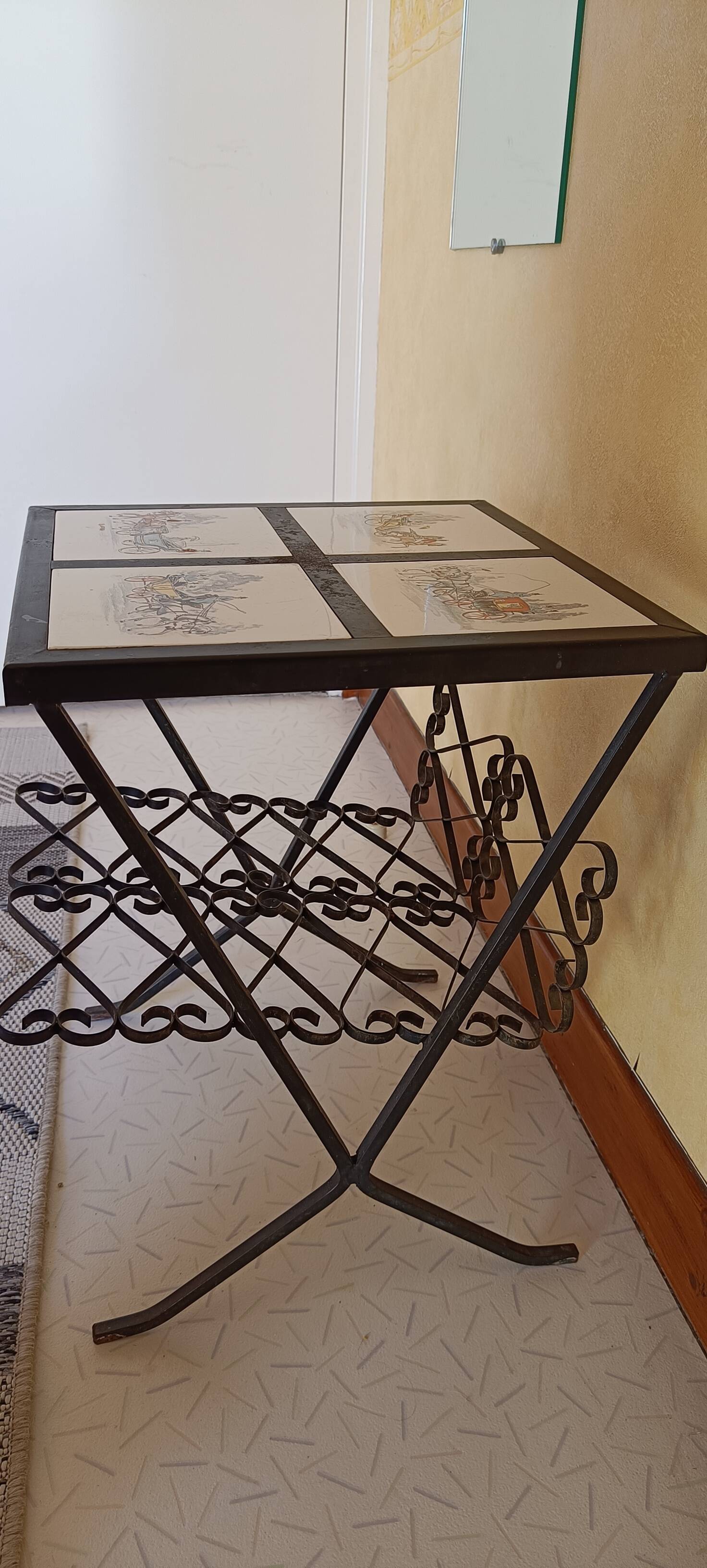 Small square coffee table in wrought iron.
