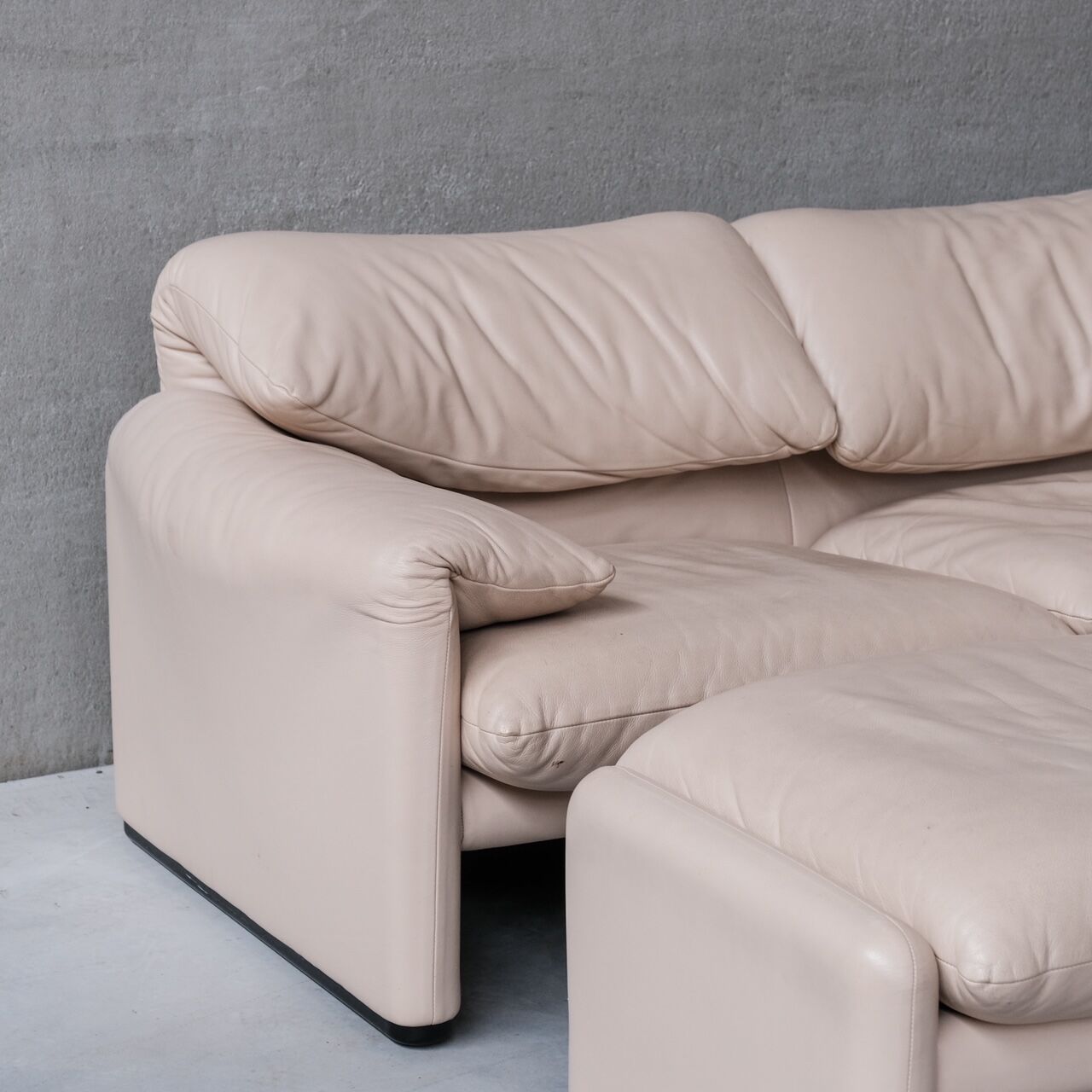 Vico Magisretti 'Maralunga' Suite of Sofas and Armchairs for Cassina