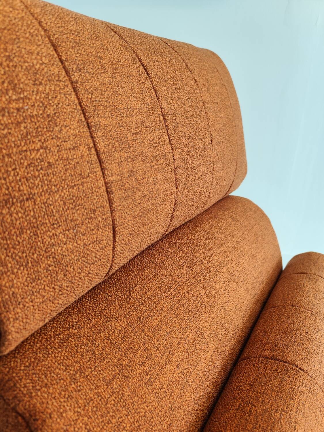 Fauteuil années 70 retapissé