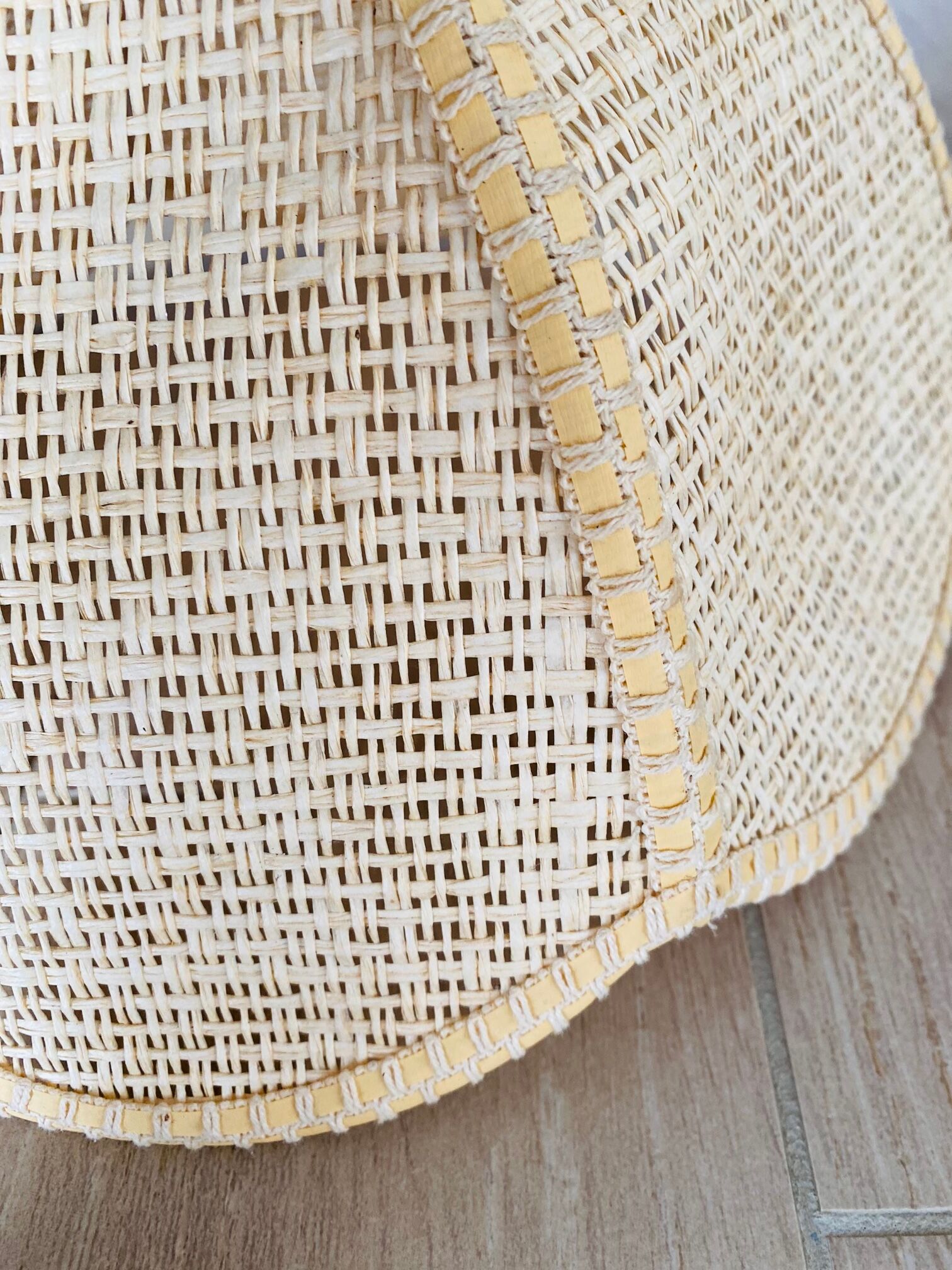 Duo d’abats jours vintage en osier