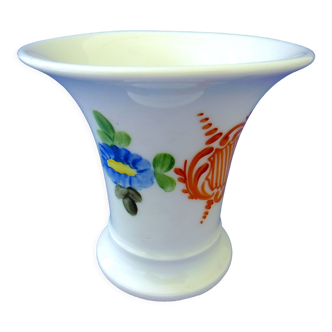 Cone vase decorated with a lyre and a flower