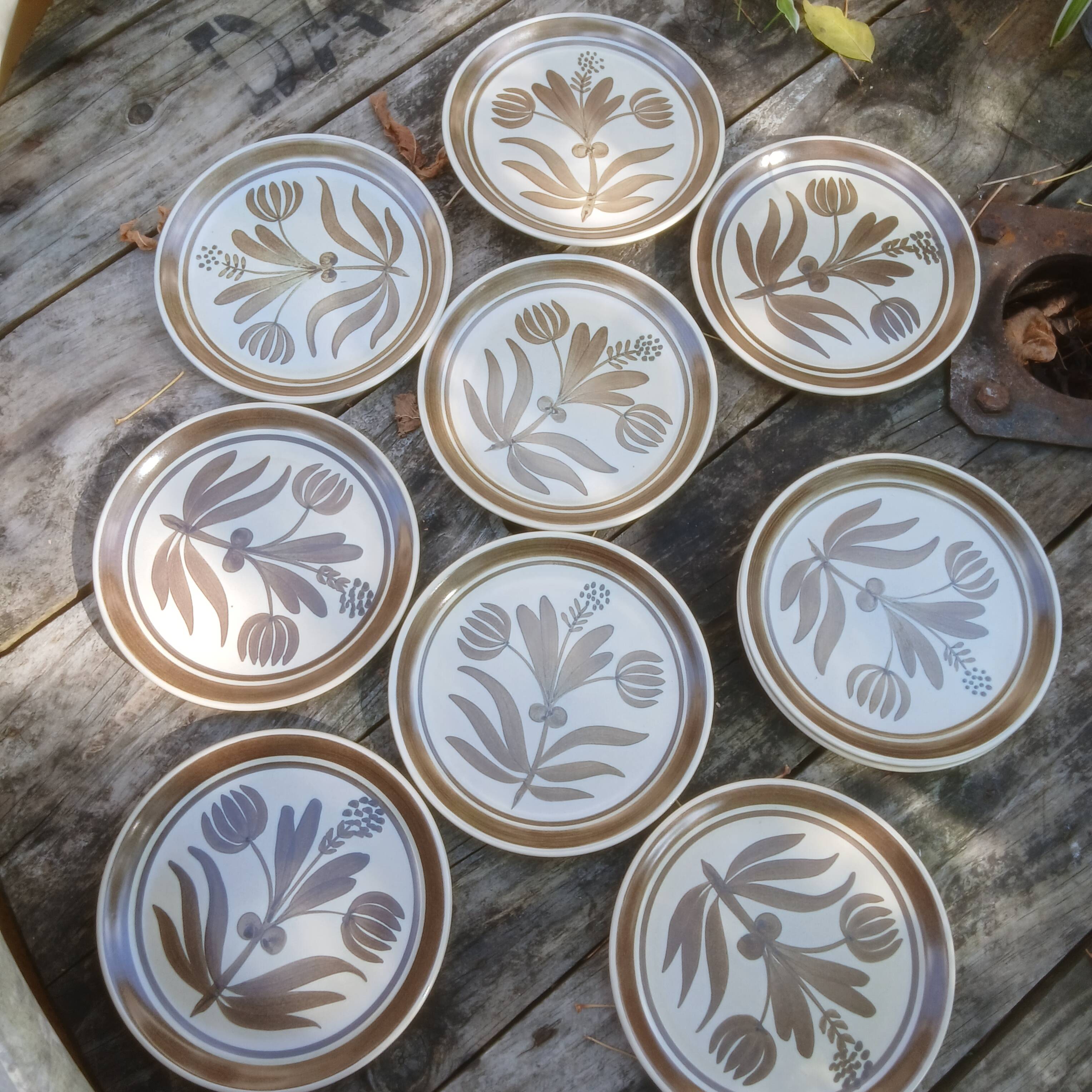 Vintage Longchamp dessert plate set