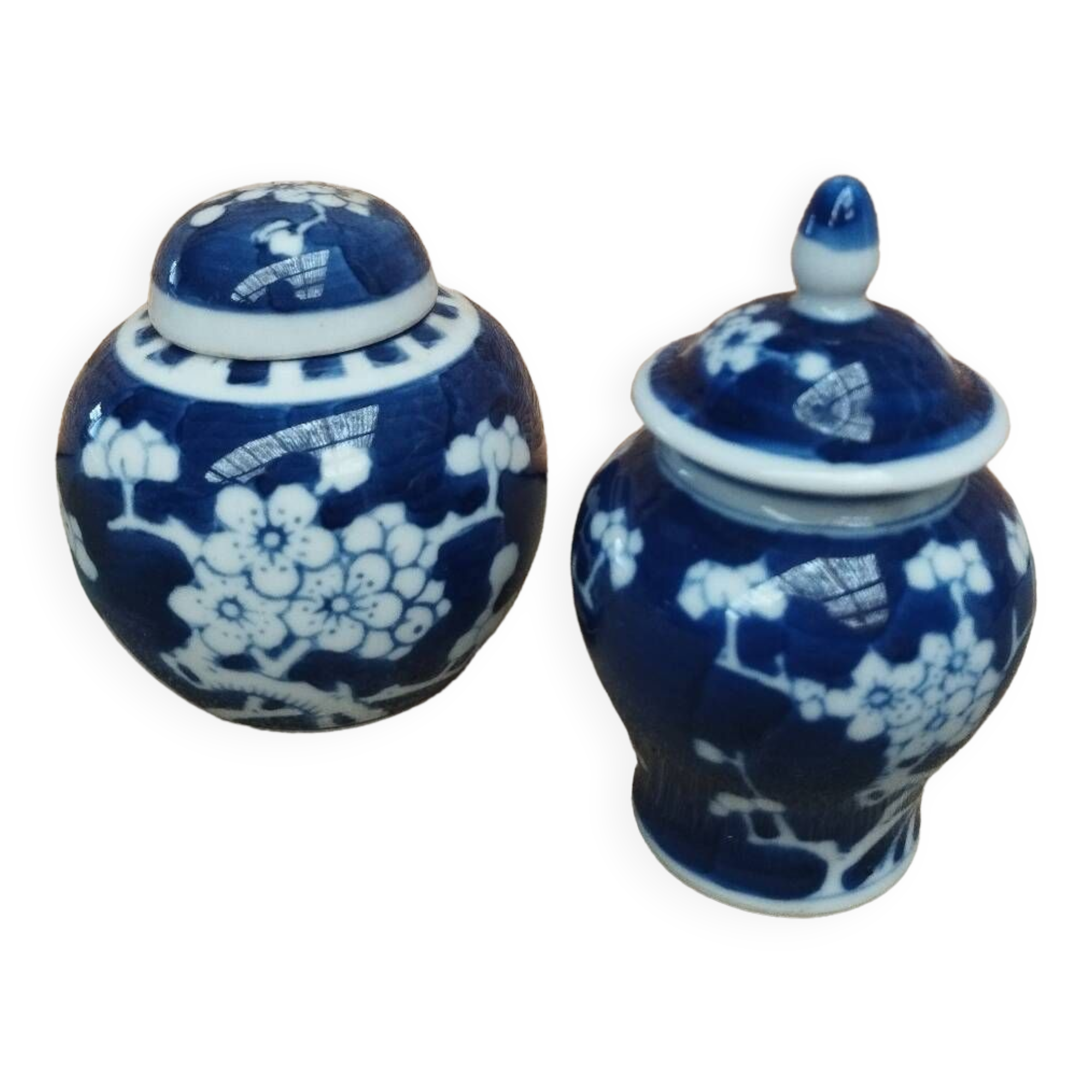 Small porcelain pot