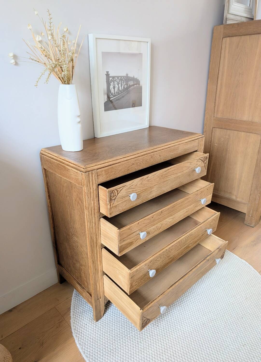 Art Deco chest of drawers in oak and porcelain
