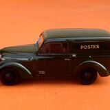 Voiture miniature Renault Juvaquatre  (1946) Postes