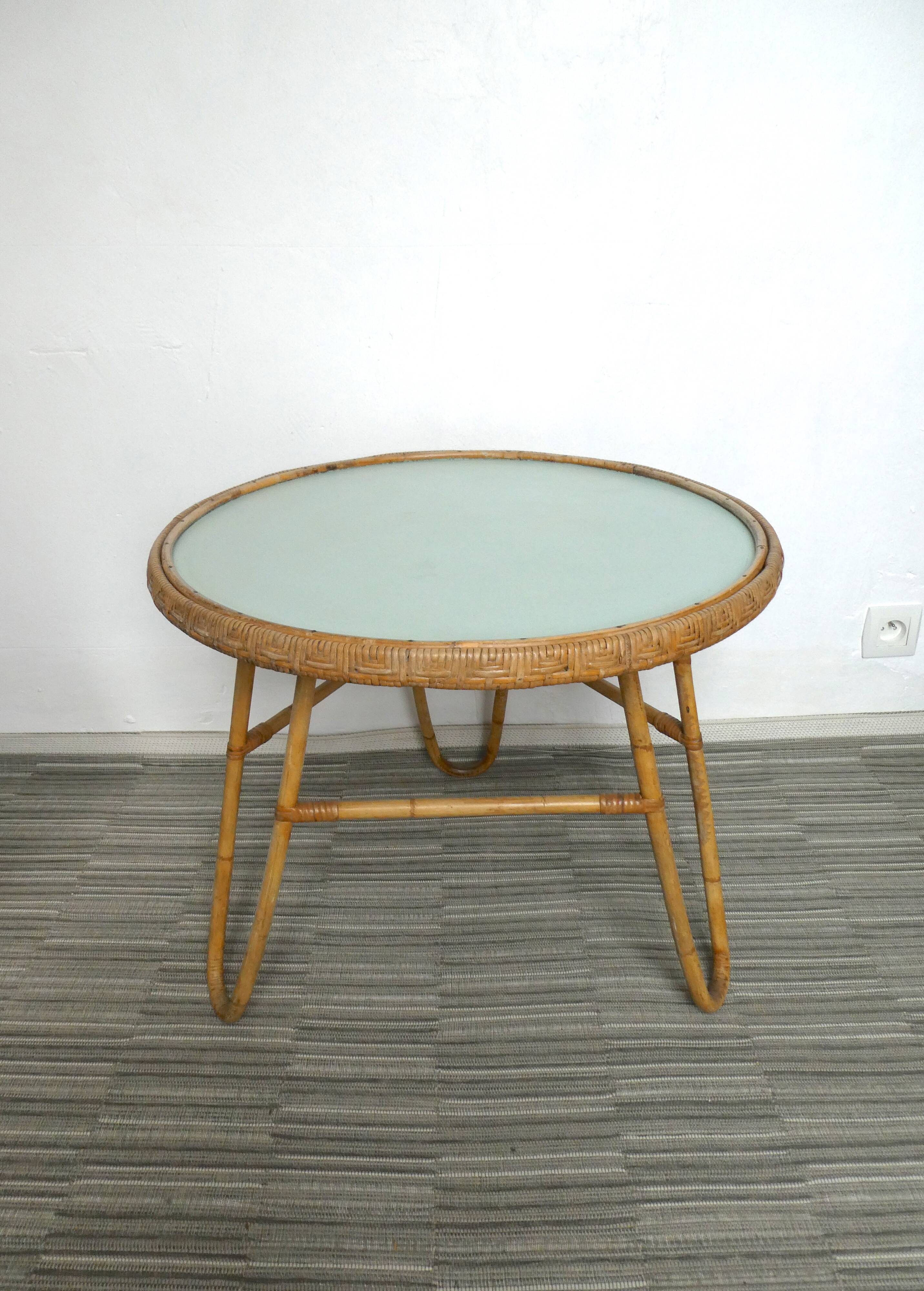 Table basse, guéridon tripode en rotin des années 70